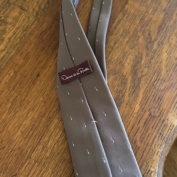 Oscar de la Renta Tie - Picture 4 of 4